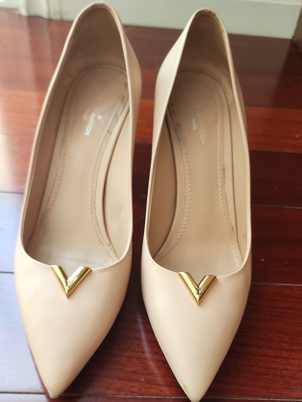 Louis Vuitton Beige Pointed Toe Flats with Gold V Accent